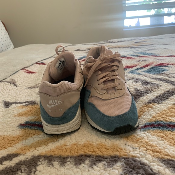 Nike Air Max - Picture 2 of 7